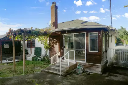 Laundry Room Photo of 1830 W 33rd Avenue, Vancouver, BC