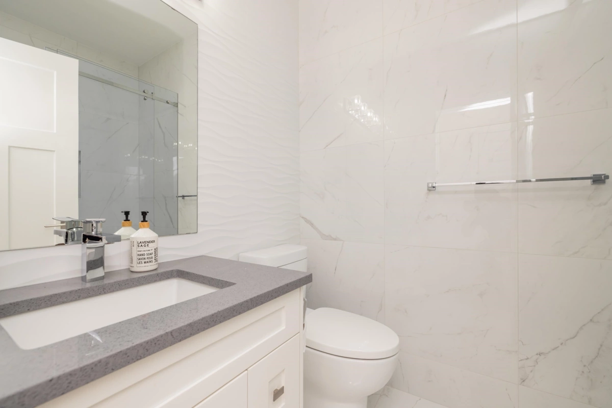 Entry Foyer Photo of 6477 189 Street, Surrey, BC