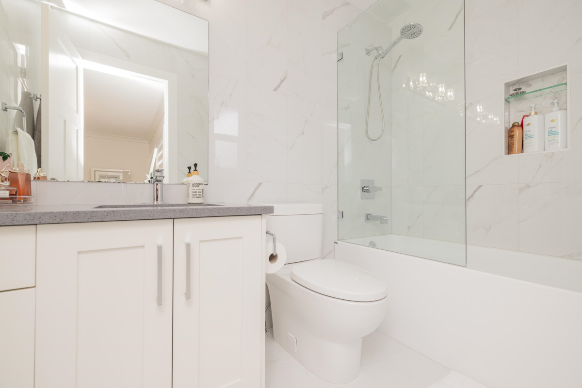 Hot Tub / Spa Photo of 6477 189 Street, Surrey, BC