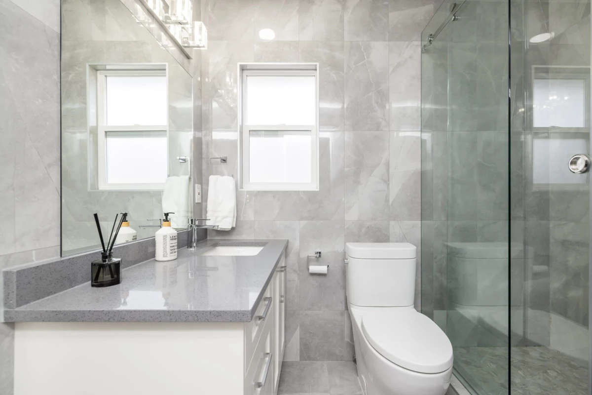 Swimming Pool Photo of 6477 189 Street, Surrey, BC