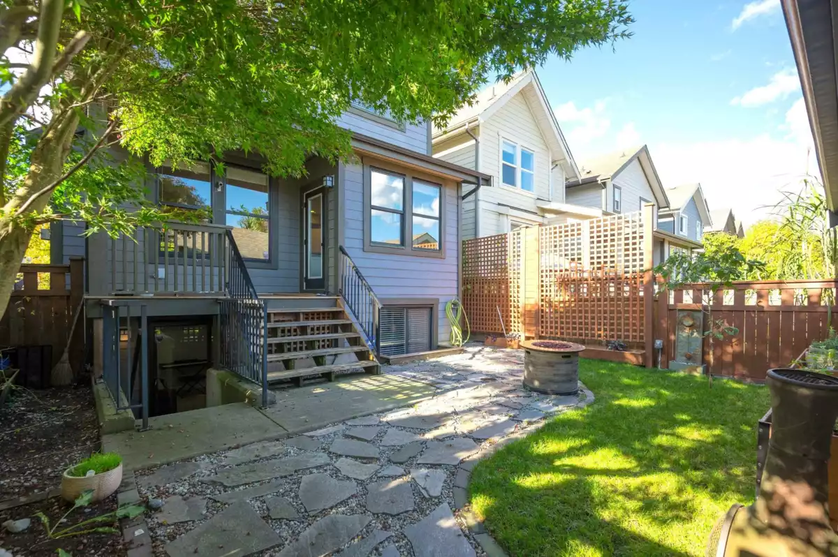 Garden / Landscaping Photo of 9352 Singh Street, Langley, BC