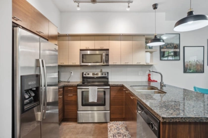 Kitchen Photo of 32 6299 144 Street, Surrey, BC