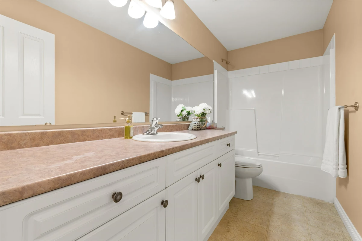 Bedroom 3 Photo of 222 46000 Thomas Road, Chilliwack, BC