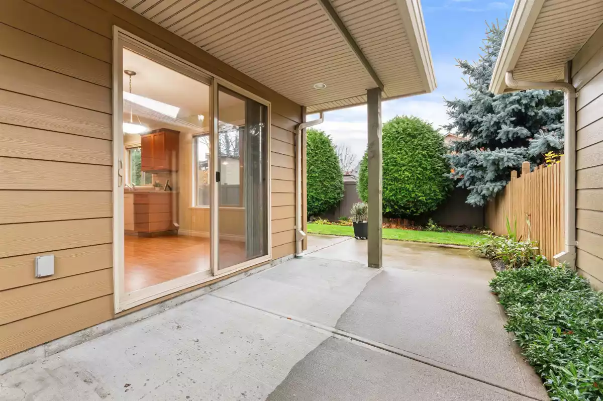 Breakfast Nook Photo of 222 46000 Thomas Road, Chilliwack, BC