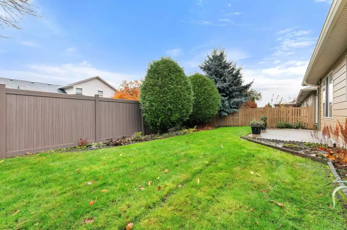 Dining Area Photo of 222 46000 Thomas Road, Chilliwack, BC