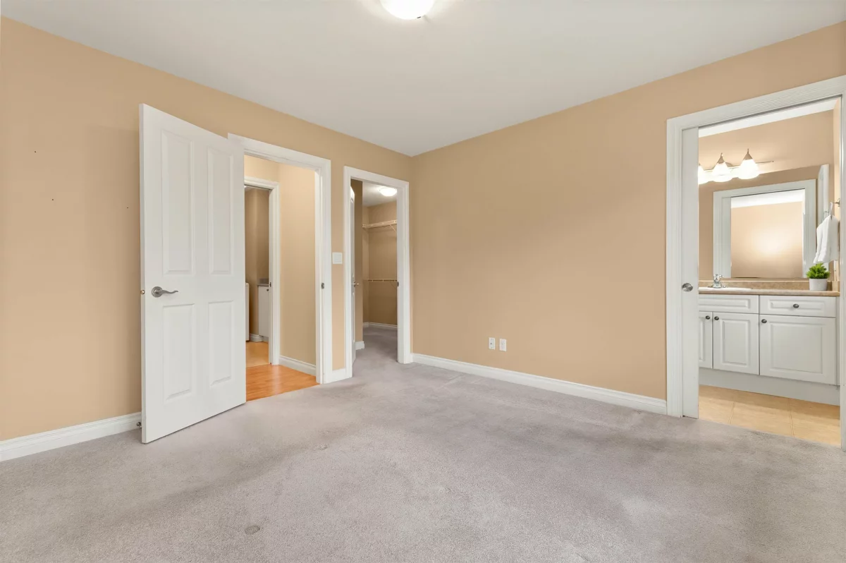 Front Yard Photo of 222 46000 Thomas Road, Chilliwack, BC