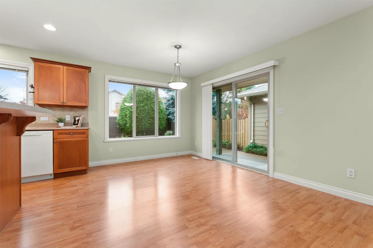 Guest Bathroom Photo of 222 46000 Thomas Road, Chilliwack, BC