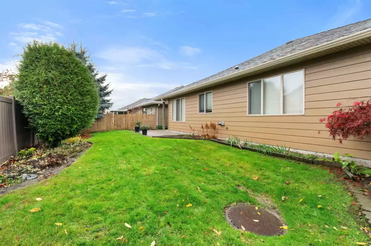 Kitchen Photo of 222 46000 Thomas Road, Chilliwack, BC