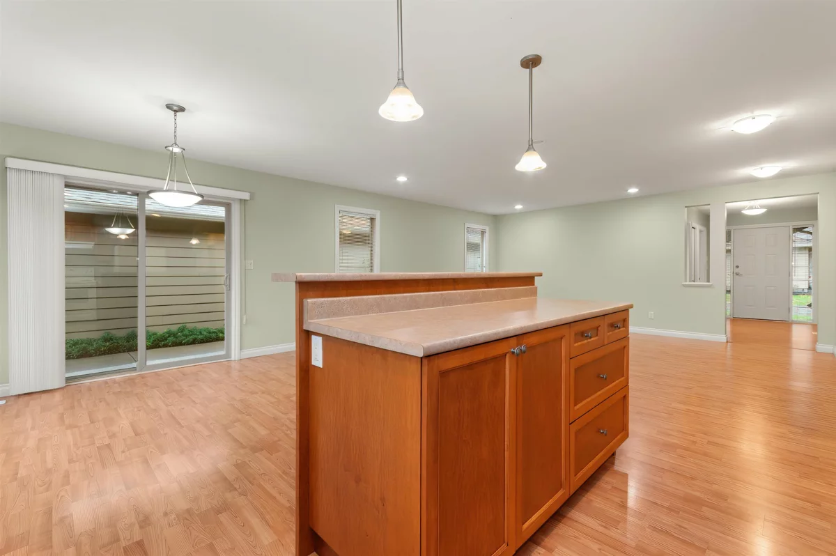 Laundry Room Photo of 222 46000 Thomas Road, Chilliwack, BC