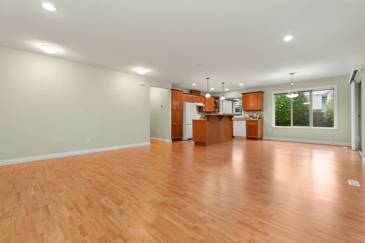 Powder Room Photo of 222 46000 Thomas Road, Chilliwack, BC