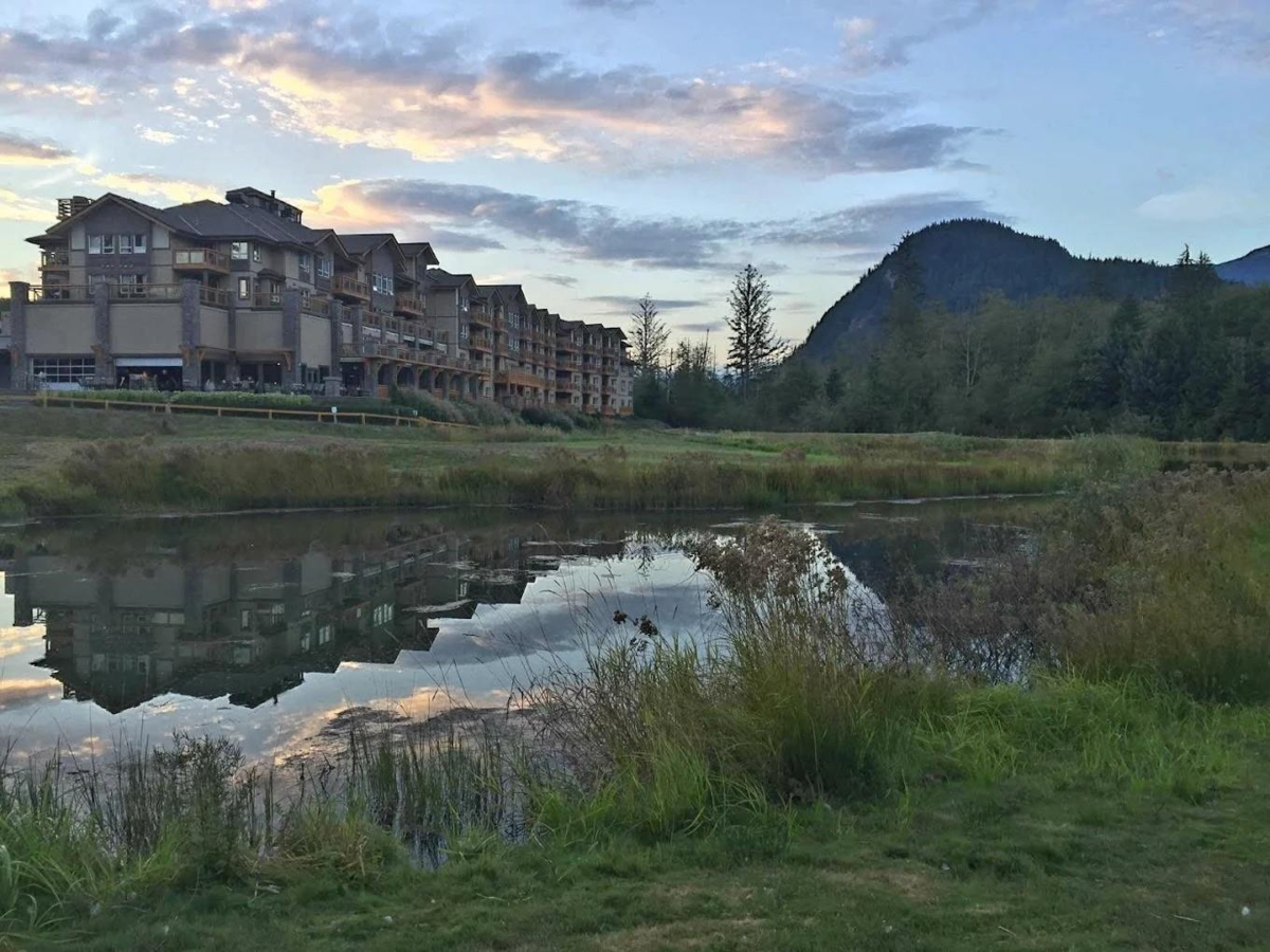 Dining Area Photo of 416 40900 Tantalus Road, Squamish, BC