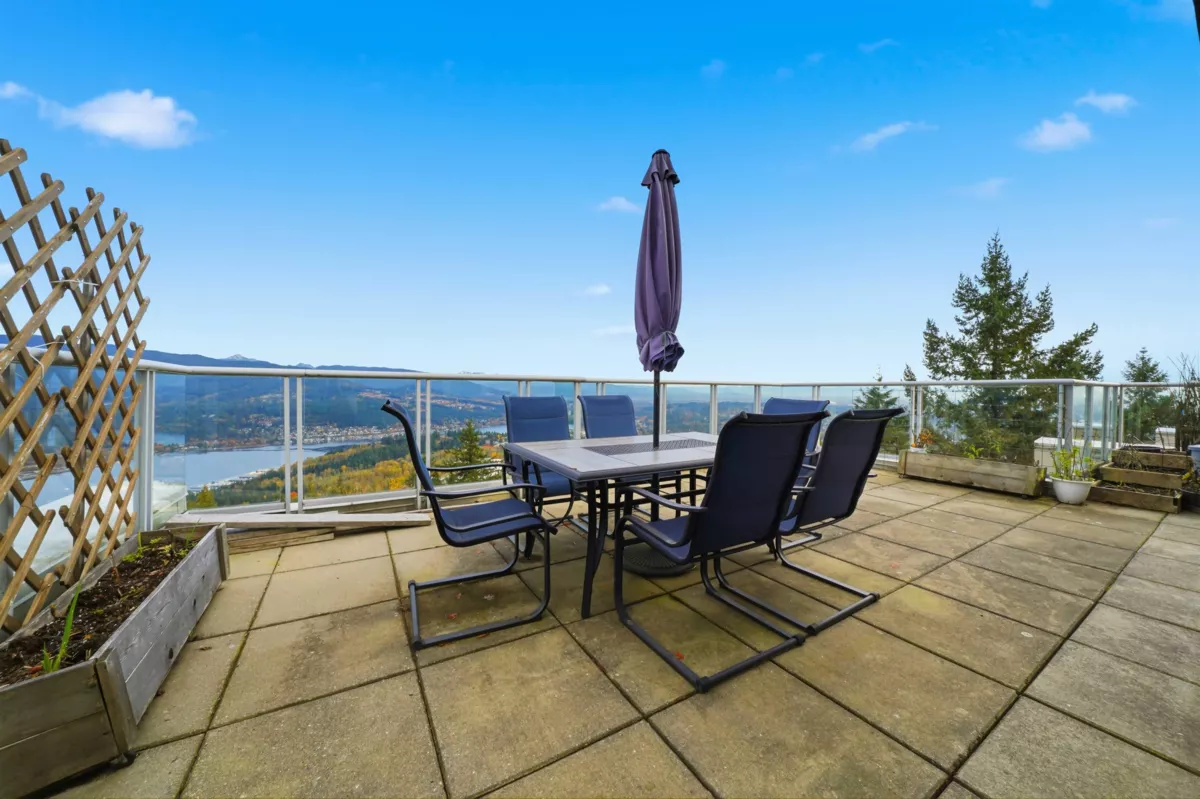 Laundry Room Photo of 1107 9266 University Crescent, Burnaby, BC