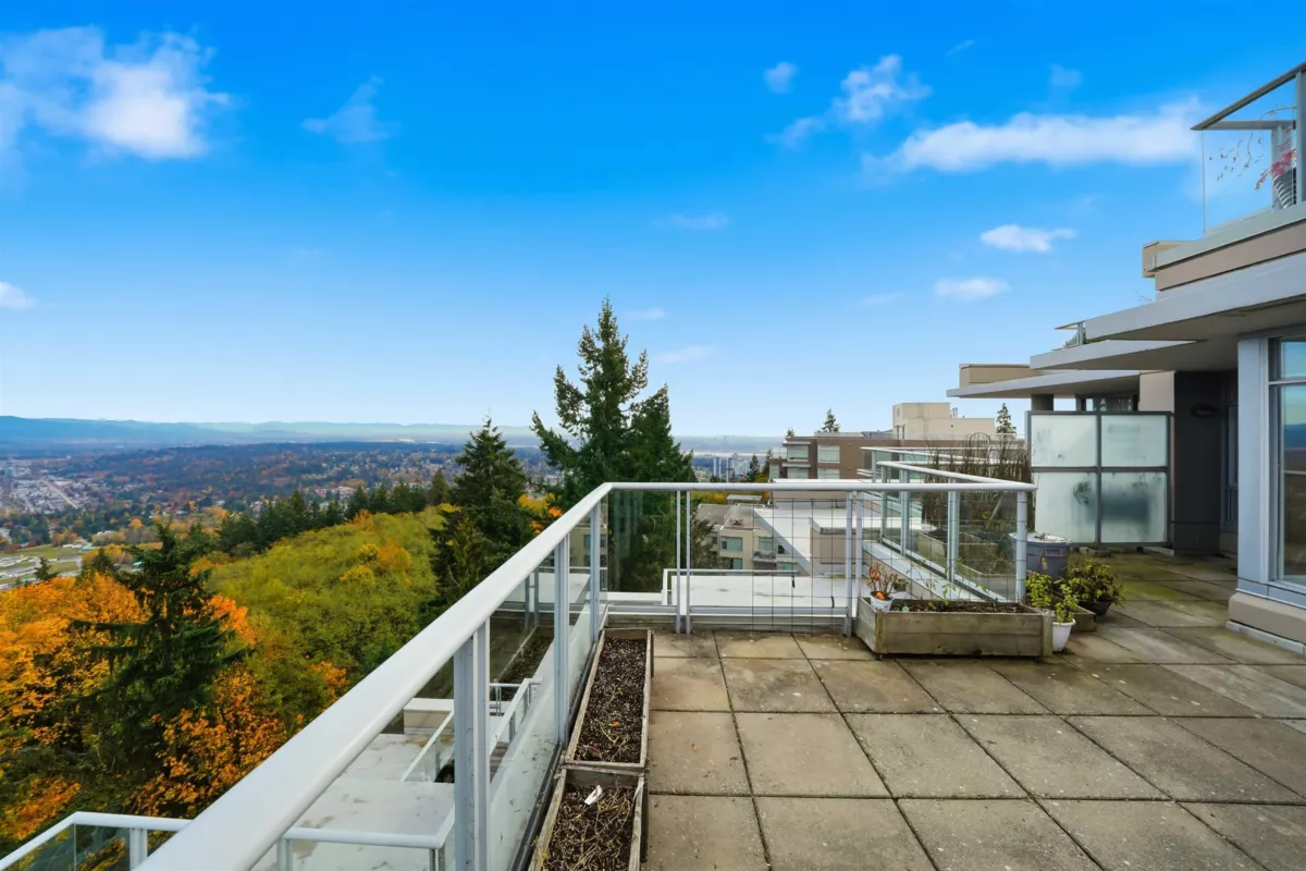 Loft / Bonus Room Photo of 1107 9266 University Crescent, Burnaby, BC