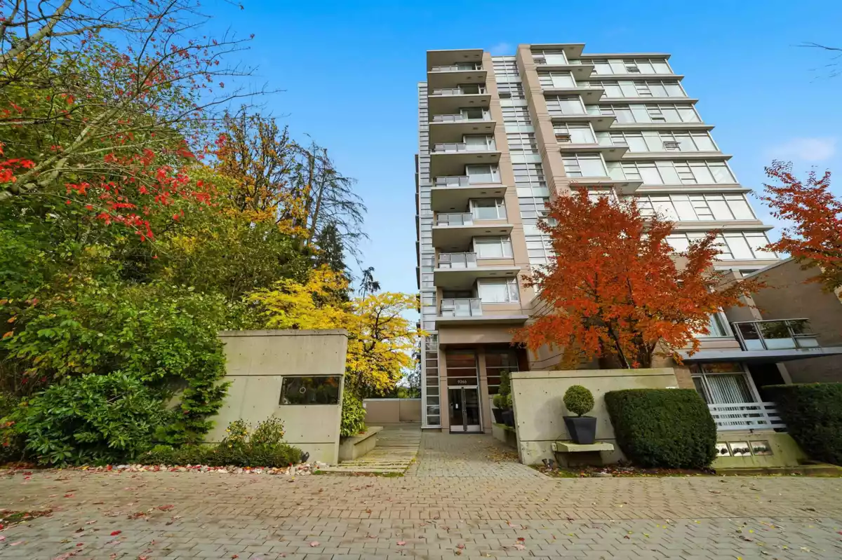 Mudroom Photo of 1107 9266 University Crescent, Burnaby, BC