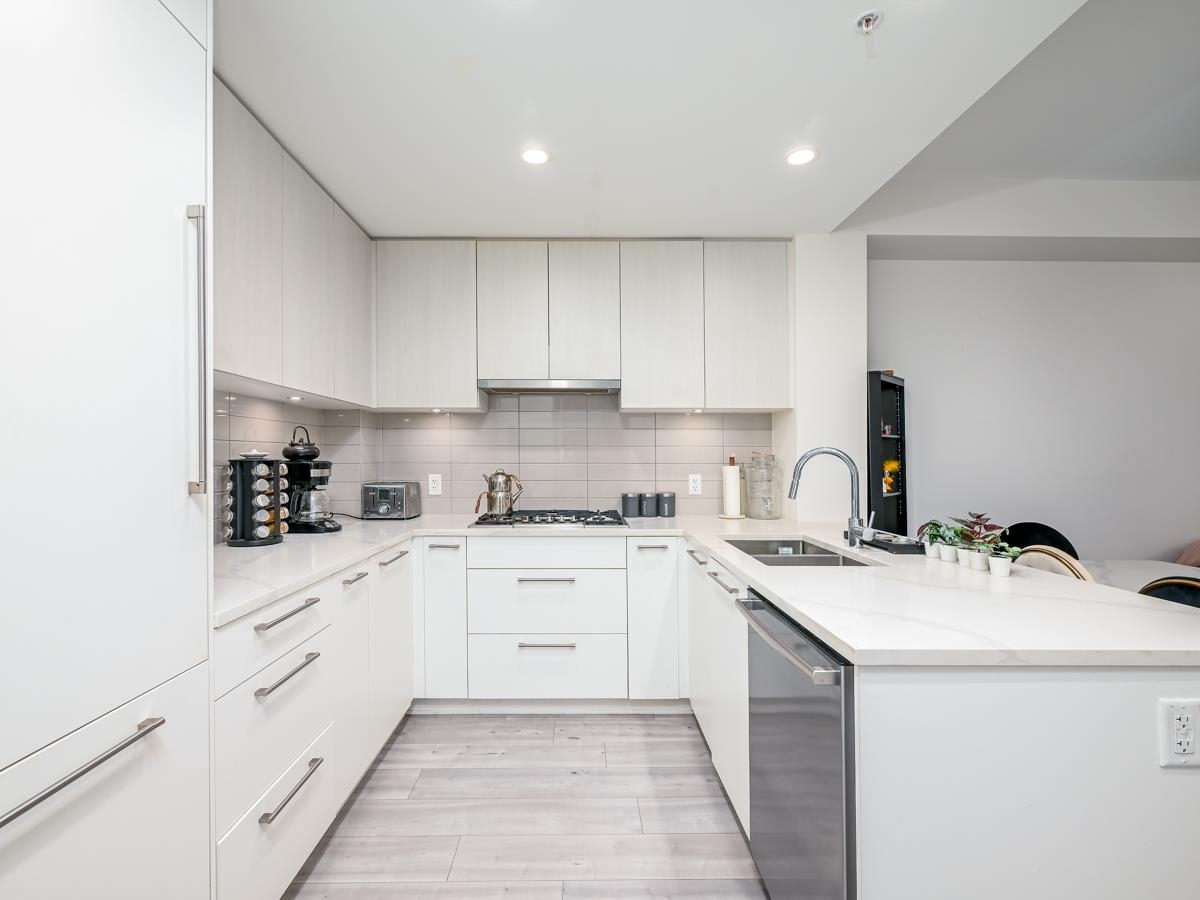 Breakfast Nook Photo of 120 2035 Glenaire Drive, North Vancouver, BC