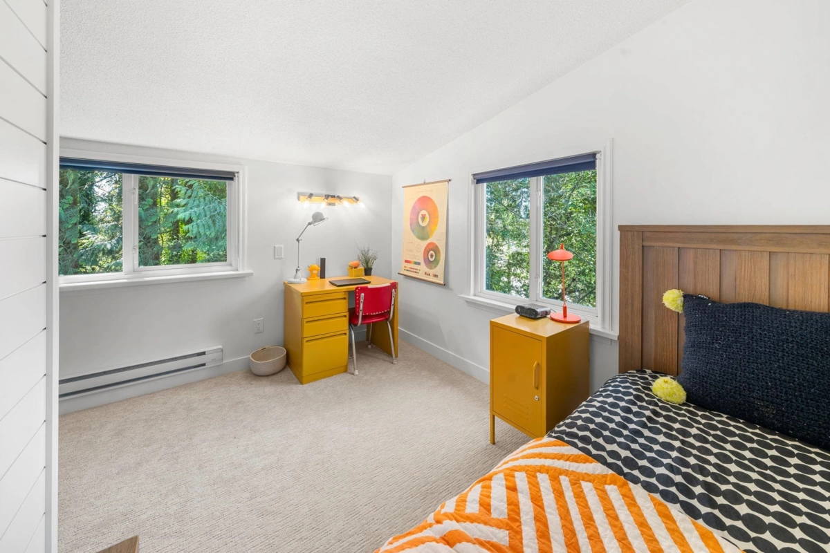 Primary Bathroom Photo of 2052 Capilano Road, North Vancouver, BC