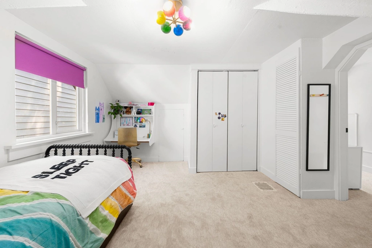 Primary Bedroom Photo of 2052 Capilano Road, North Vancouver, BC