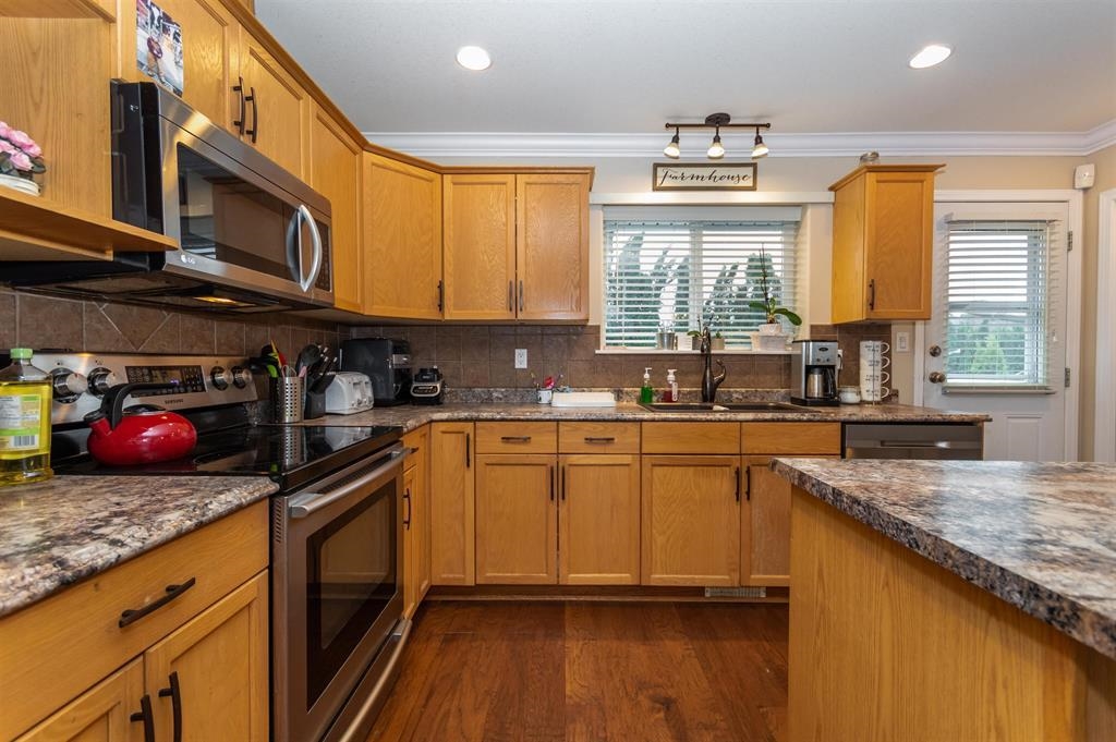 Kitchen Island Photo of 7324 Prasmount Place, Agassiz, BC