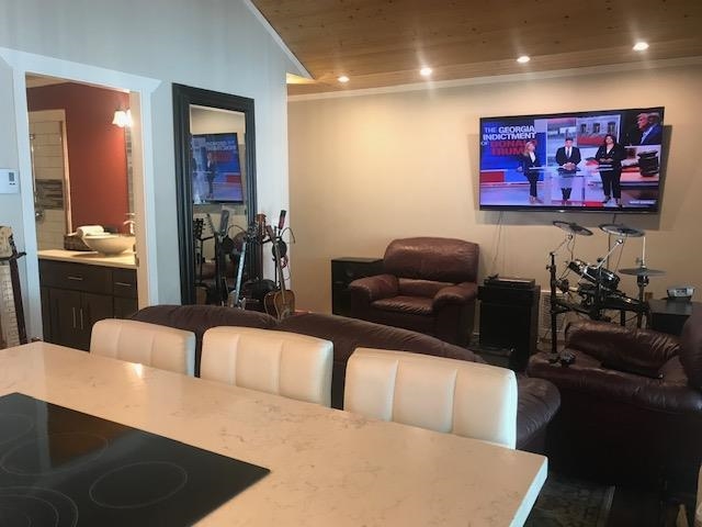 Kitchen Island Photo of 4 23226 Dyke Road, Richmond, BC