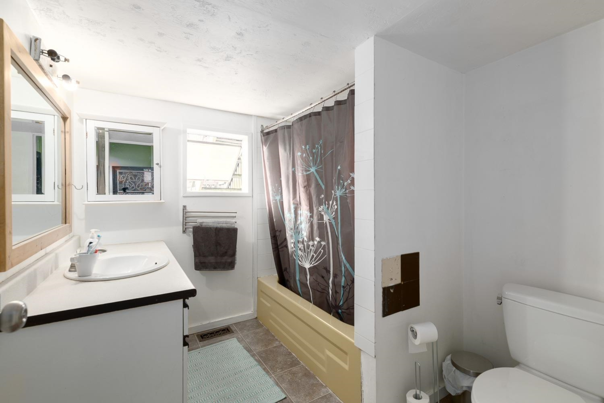 Bedroom 2 Photo of 928 E 17th Avenue, Vancouver, BC