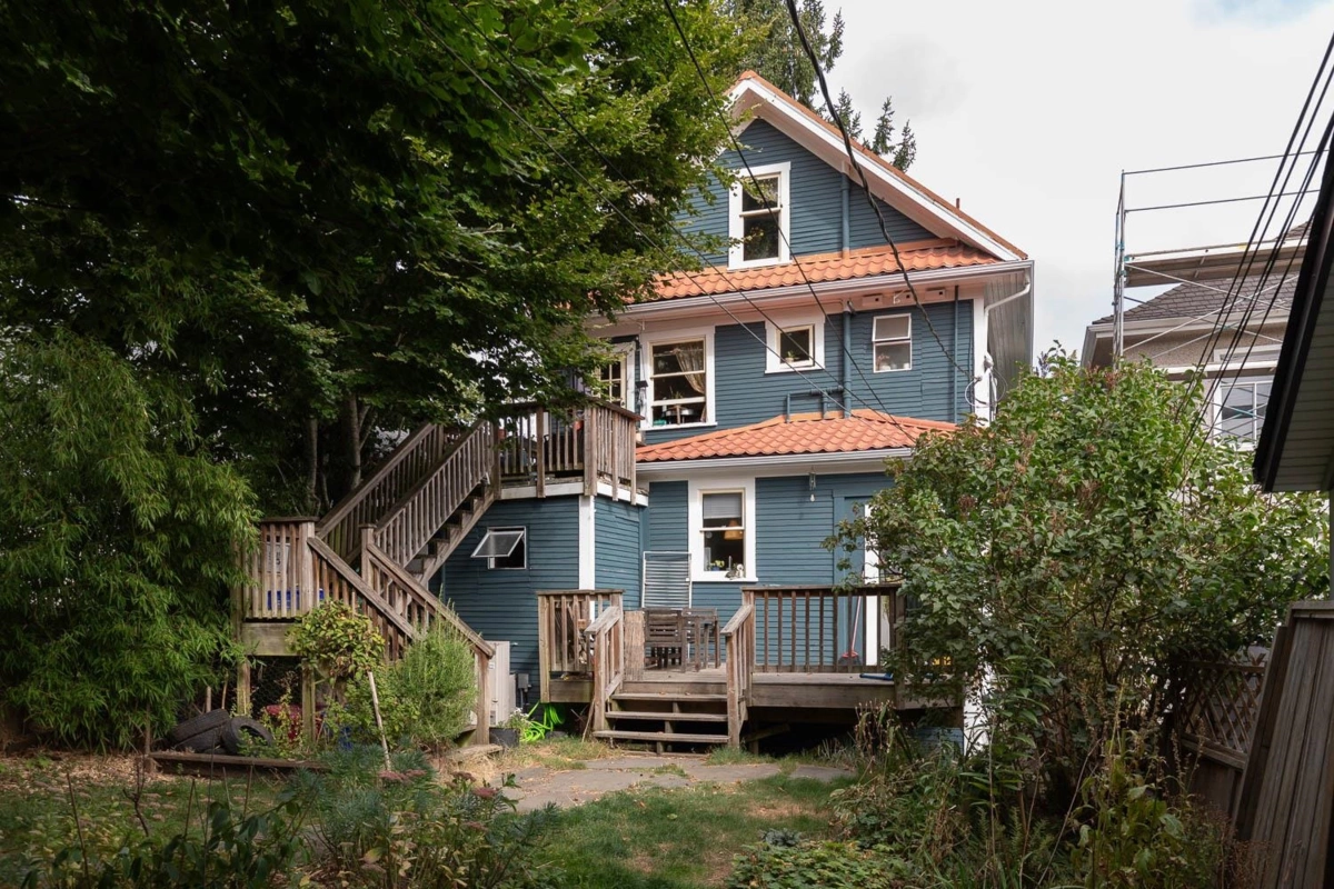 Entry Foyer Photo of 928 E 17th Avenue, Vancouver, BC