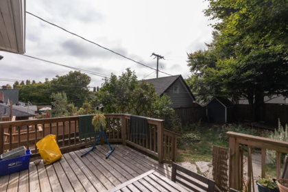 Laundry Room Photo of 928 E 17th Avenue, Vancouver, BC