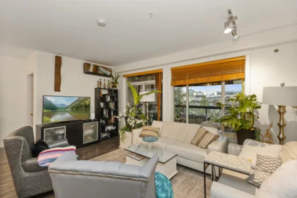 320 32445 Simon Avenue, Abbotsford, BC, Abbotsford West — 2 bed apartment/condo for sale