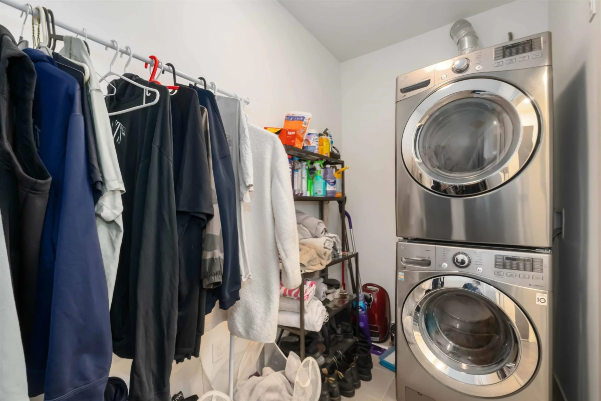 Backyard Photo of 401 33540 Mayfair Avenue, Abbotsford, BC