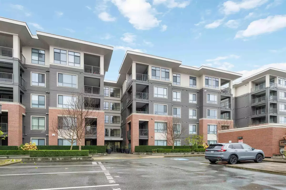 Family Room Photo of 401 33540 Mayfair Avenue, Abbotsford, BC