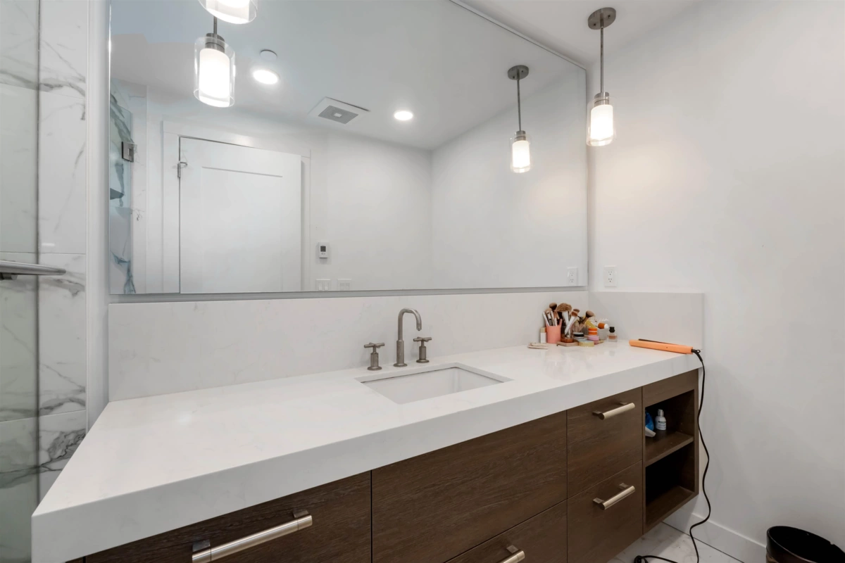 Outdoor Deck Photo of 401 33540 Mayfair Avenue, Abbotsford, BC