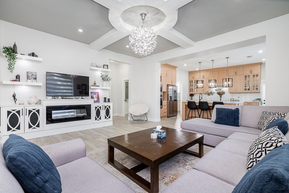 Kitchen Island Photo of 12399 80a Avenue, Surrey, BC