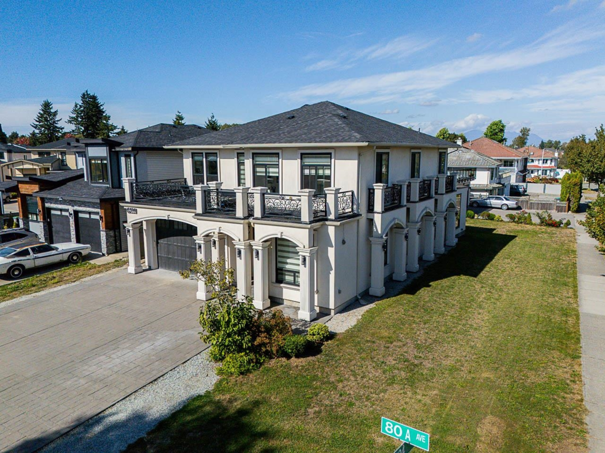 Outdoor Deck Photo of 12399 80a Avenue, Surrey, BC