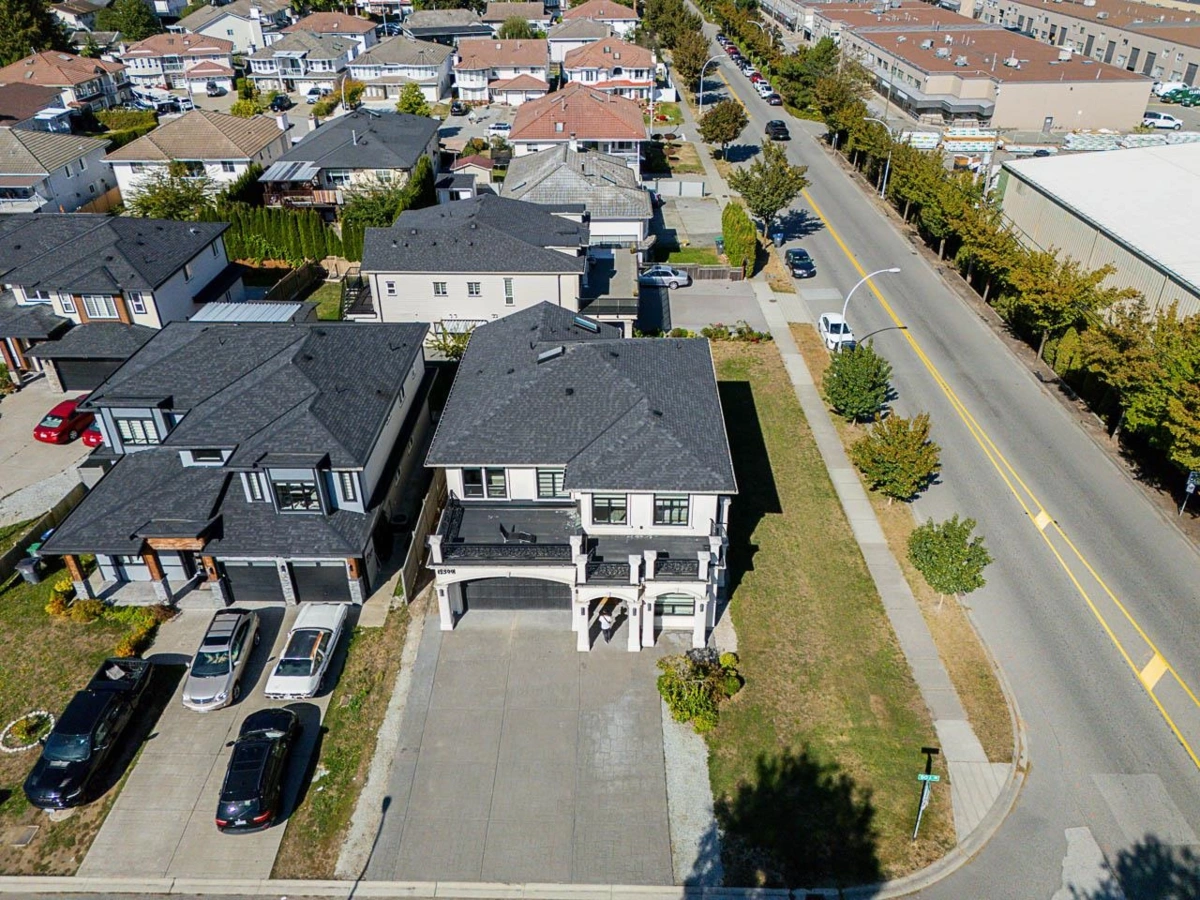 Outdoor Patio Photo of 12399 80a Avenue, Surrey, BC