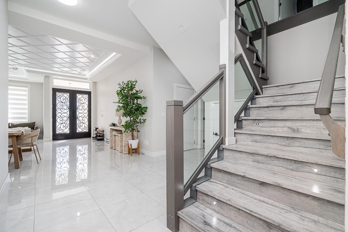 Powder Room Photo of 12399 80a Avenue, Surrey, BC