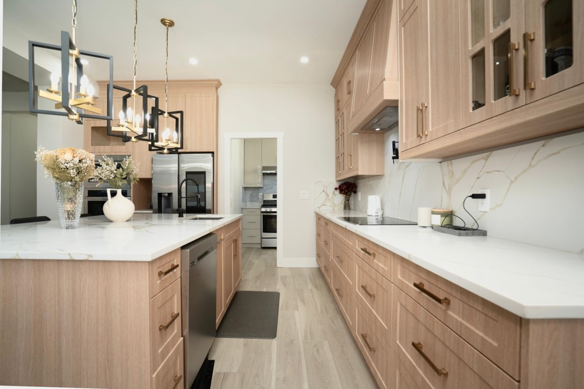 Primary Bathroom Photo of 12399 80a Avenue, Surrey, BC