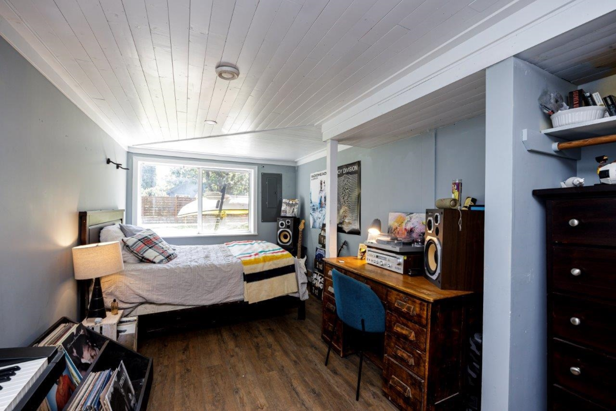 Basement Recreation Room Photo of 1108 Lenora Road, Bowen Island, BC