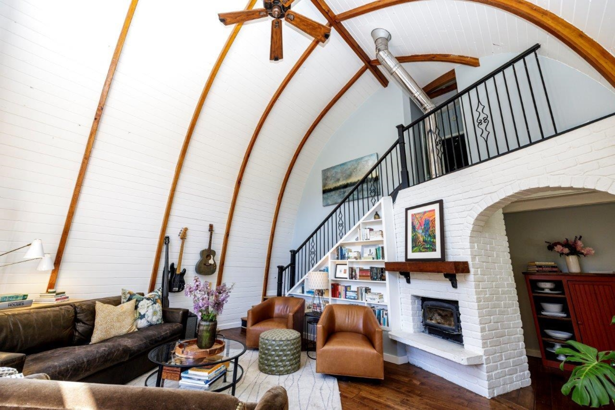 Breakfast Nook Photo of 1108 Lenora Road, Bowen Island, BC