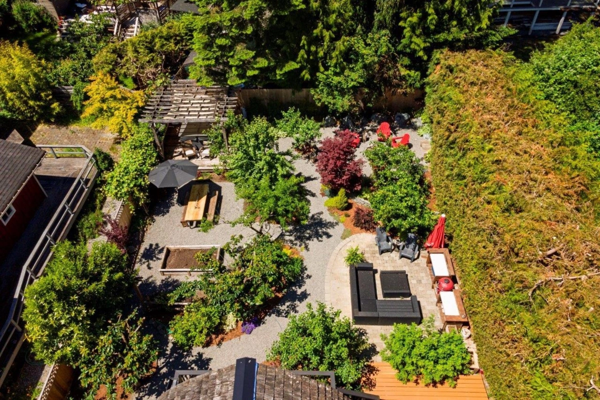 Exterior Front Photo of 1108 Lenora Road, Bowen Island, BC