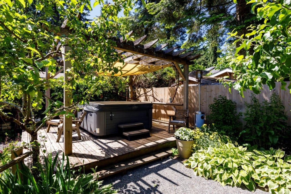 Garage Interior Photo of 1108 Lenora Road, Bowen Island, BC