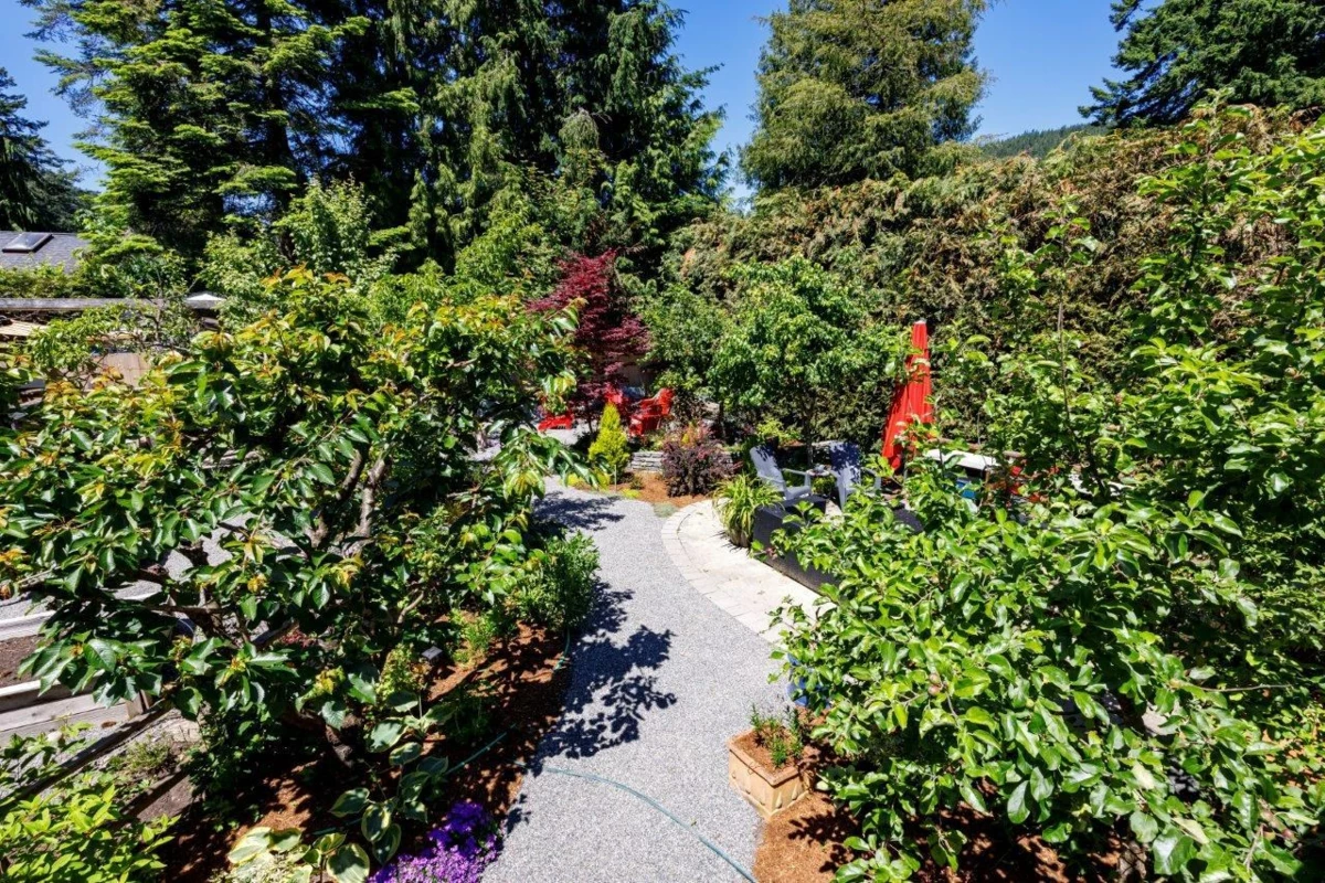 Garden / Landscaping Photo of 1108 Lenora Road, Bowen Island, BC