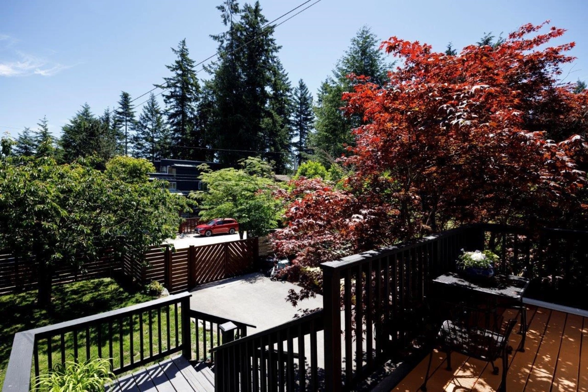 Kitchen Photo of 1108 Lenora Road, Bowen Island, BC