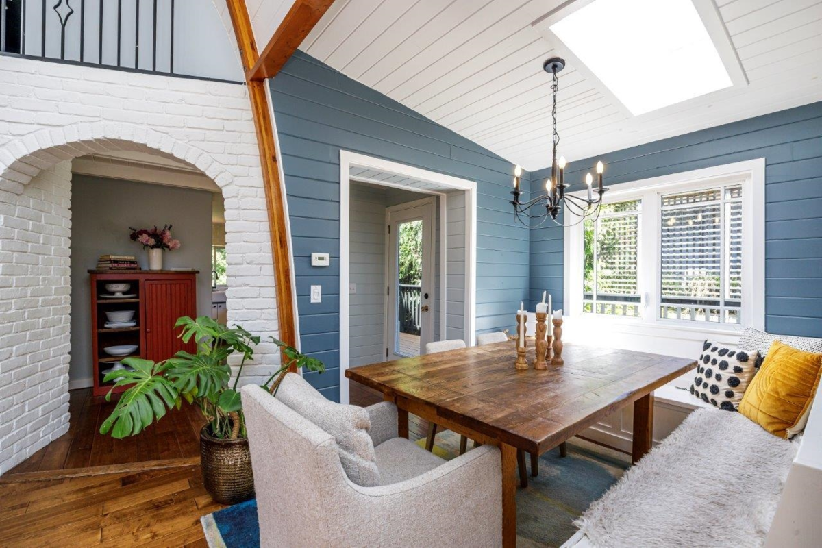 Walk-In Closet Photo of 1108 Lenora Road, Bowen Island, BC