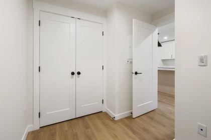 Primary Bathroom Photo of 302 27218 Aldergrove Town Centre Drive, Langley, BC