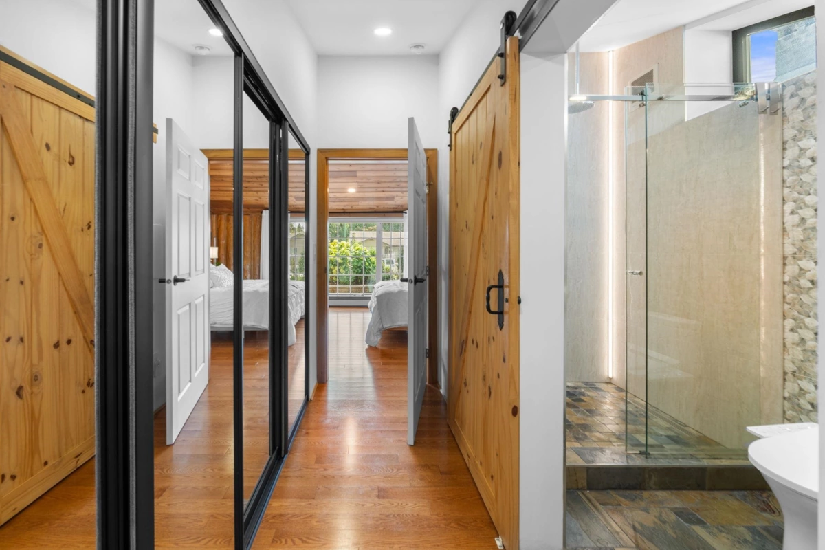 Guest Bathroom Photo of 2540 Boswell Avenue, North Vancouver, BC