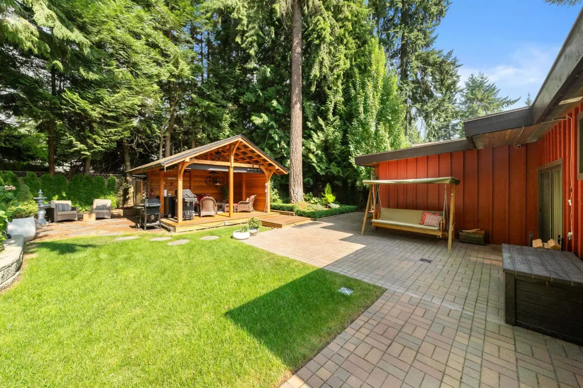 Hot Tub / Spa Photo of 2540 Boswell Avenue, North Vancouver, BC