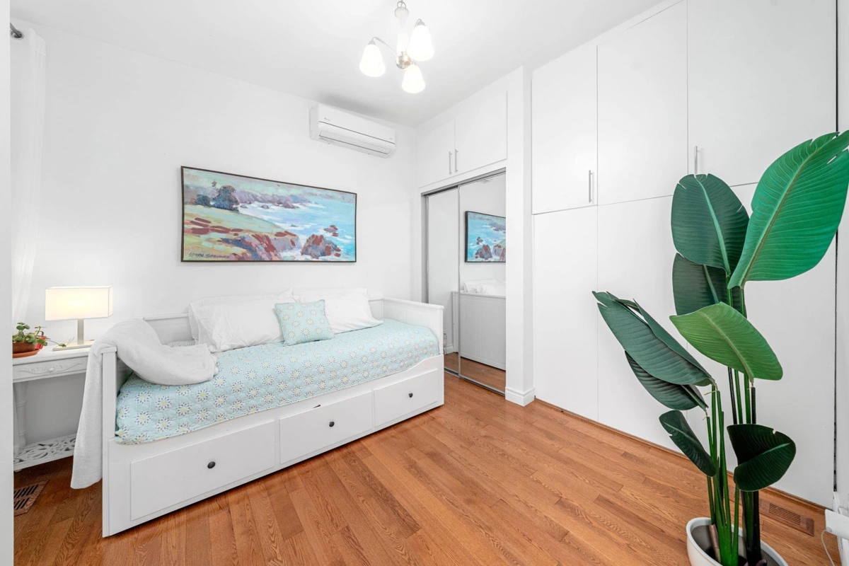 Loft / Bonus Room Photo of 2540 Boswell Avenue, North Vancouver, BC