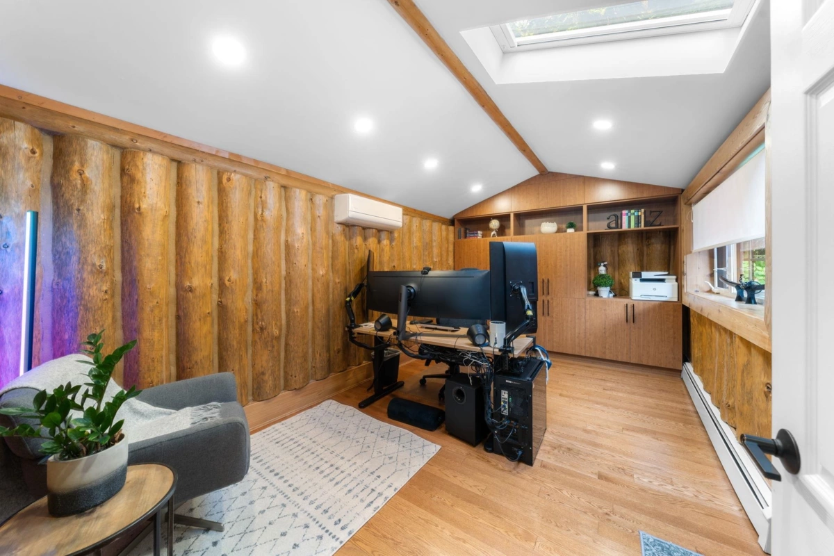 Powder Room Photo of 2540 Boswell Avenue, North Vancouver, BC