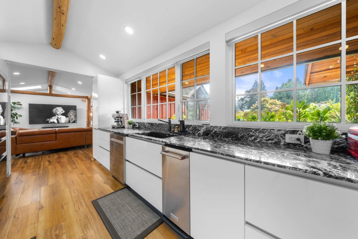 Walk-In Closet Photo of 2540 Boswell Avenue, North Vancouver, BC