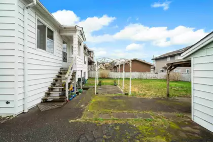Garden / Landscaping Photo of 1371 Duthie Avenue, Burnaby, BC