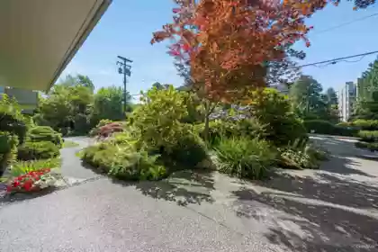 308 1425 Esquimalt Avenue, West Vancouver, BC, West Vancouver — Apartment/Condo for sale